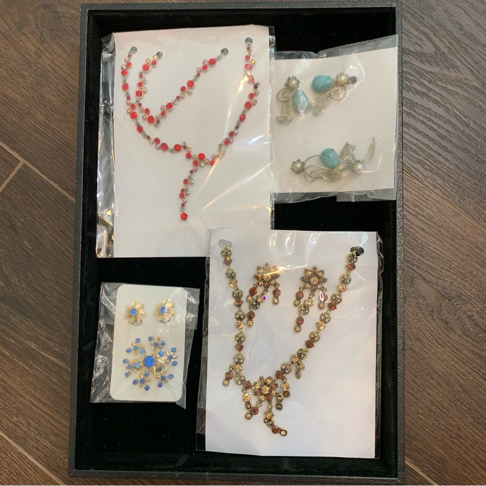 4 Vintage Jewelry Set